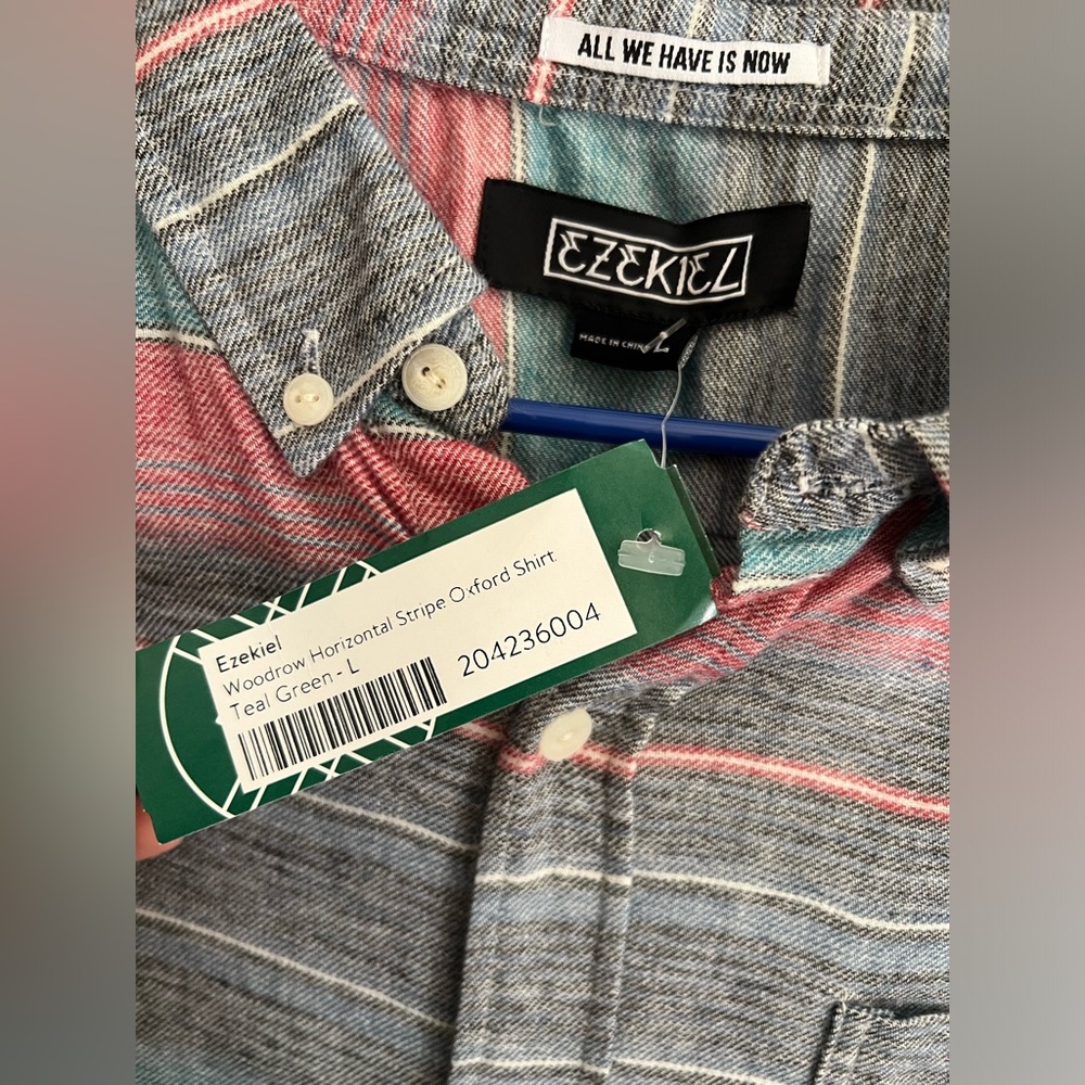 Men’s soft lightweight button down - Picture 3 of 5